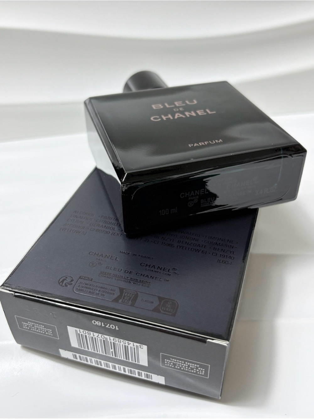CHANEL Bleu de Chanel Parfum - Black and Dark Blue Bottle - Picture 2 of 4